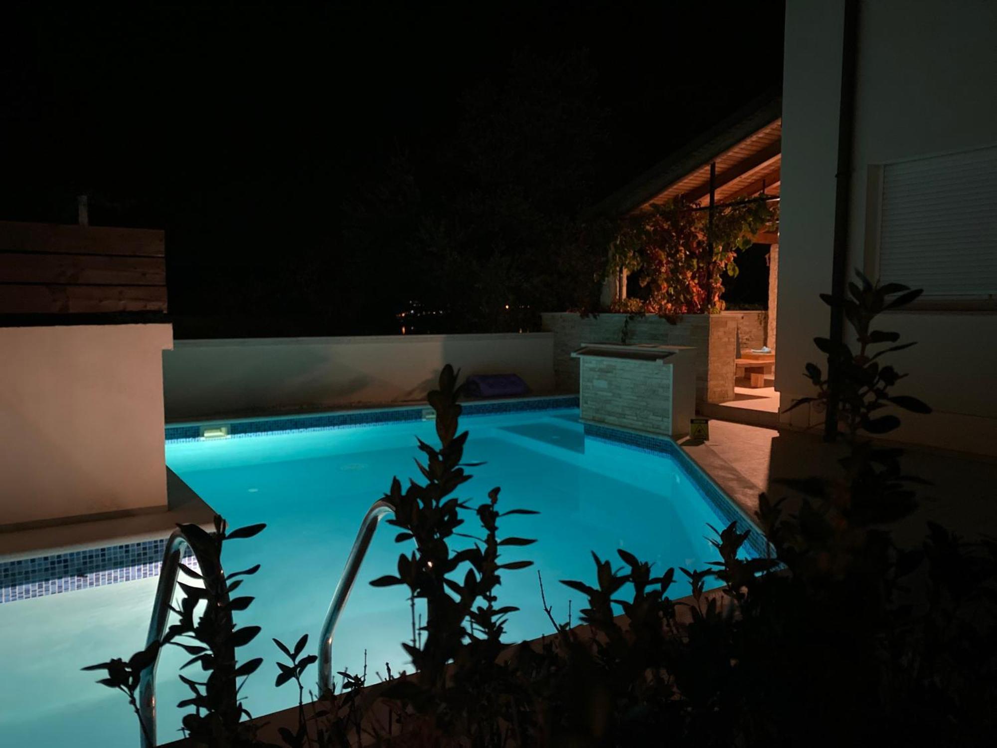Villa Lipovac 特罗吉尔 外观 照片
